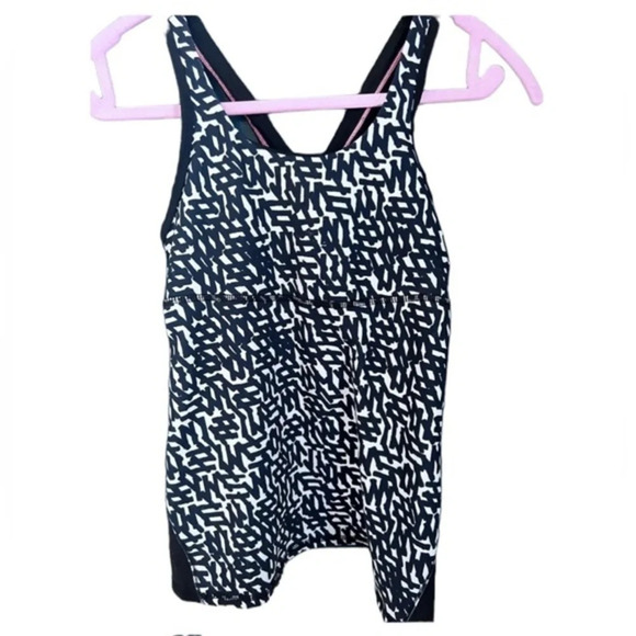 Lululemon tank size 4 in excellent condition​ - Picture 3 of 4